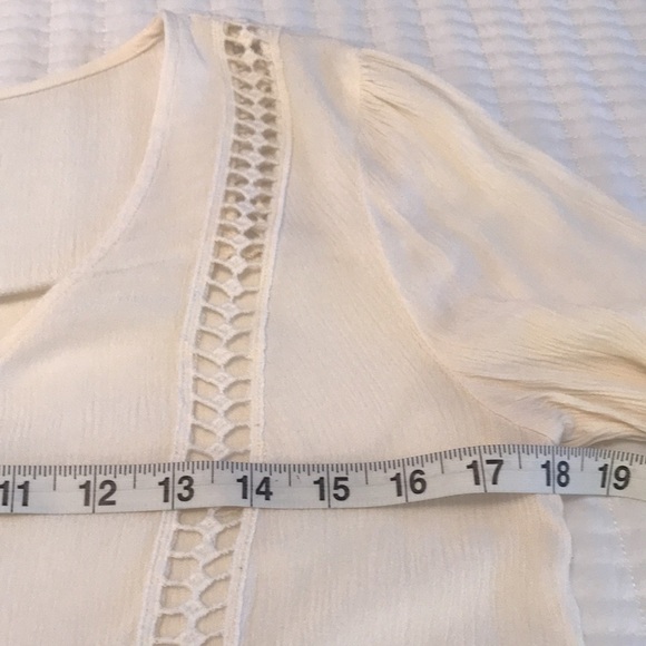 Knox Rose Crocheted Cream Top Size Small - Picture 10 of 12